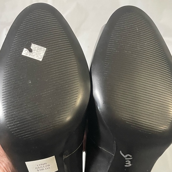 Banana Republic women’s heeled silver shoes size 9.5 - Picture 5 of 9